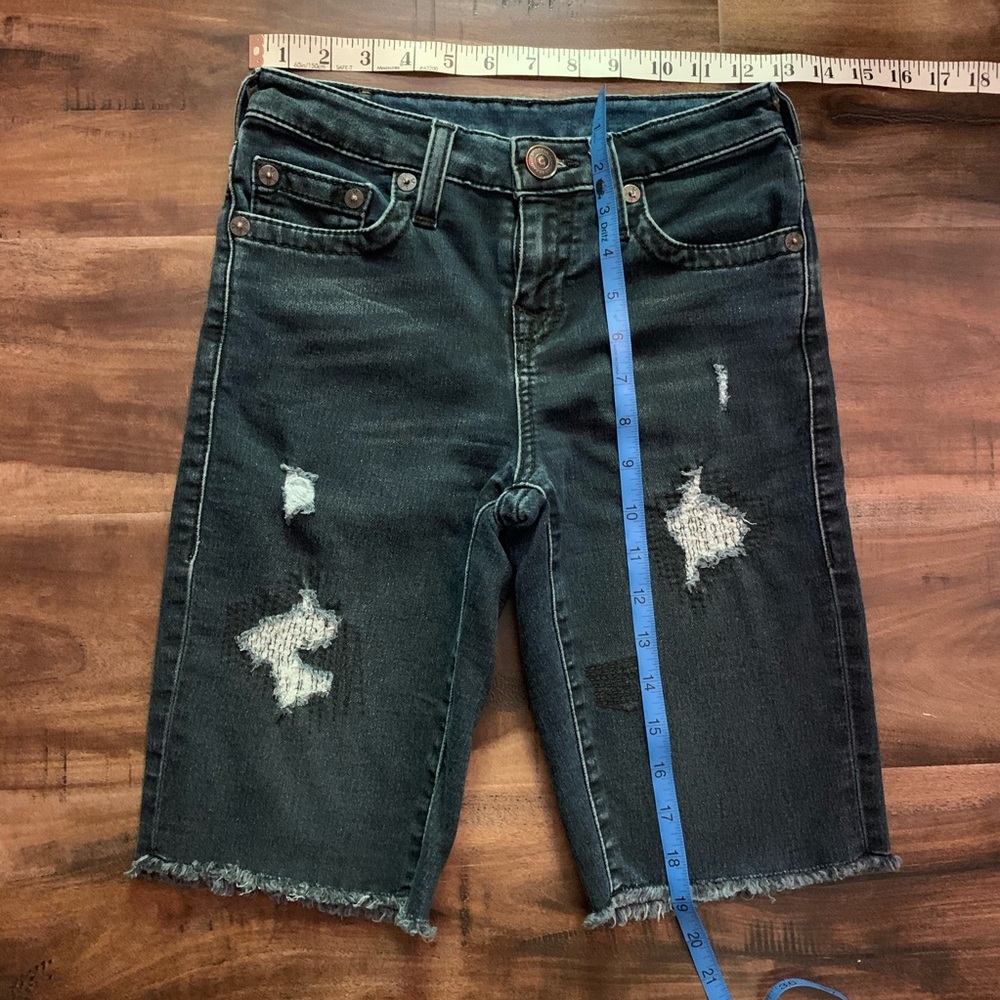 True Religion boy shorts - Picture 2 of 5